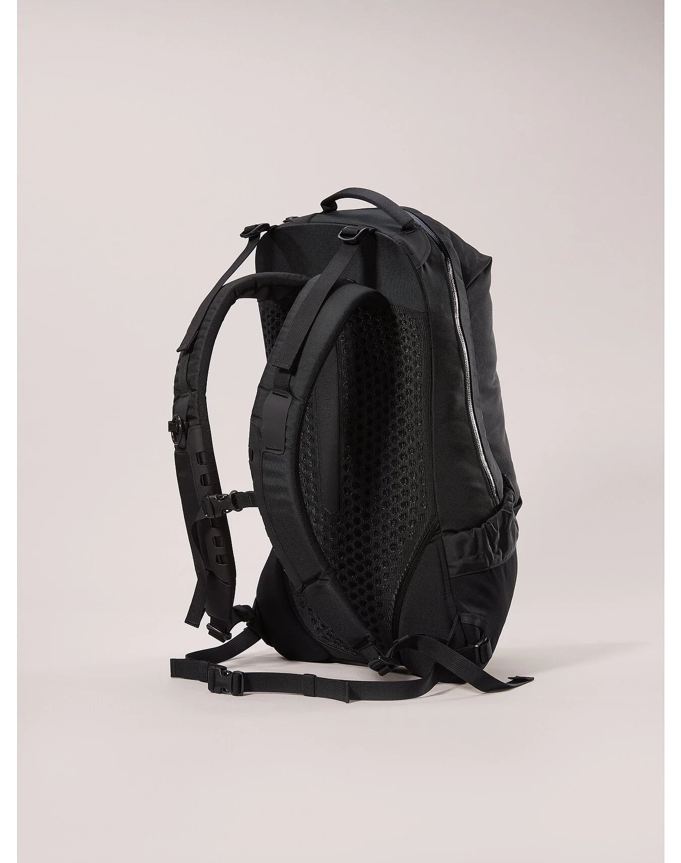 【ARC'TERYX】　Arro 22 Backpack