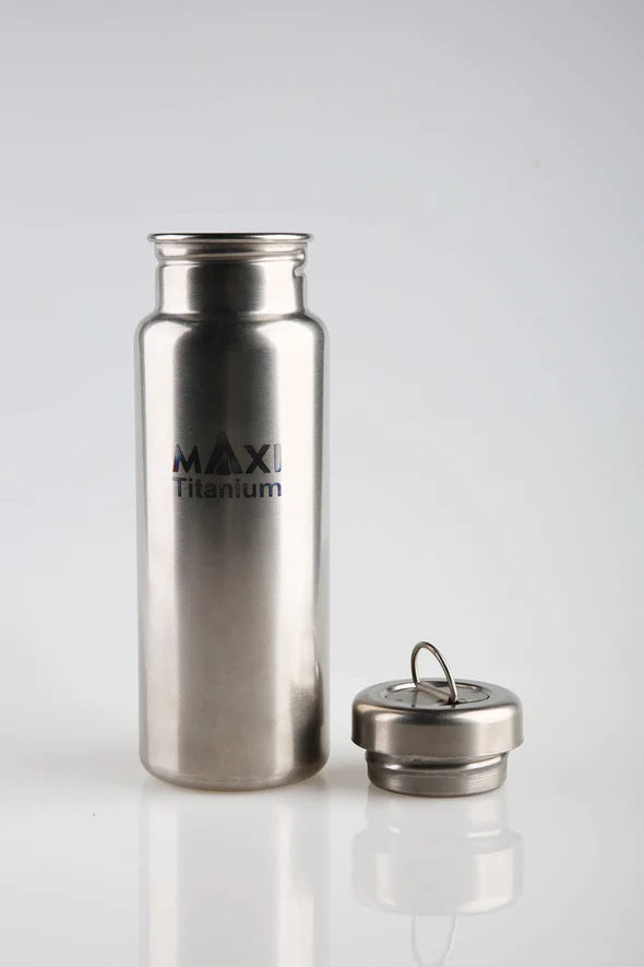 【MAXI】 Maxi 800ml Titanium Water Bottle